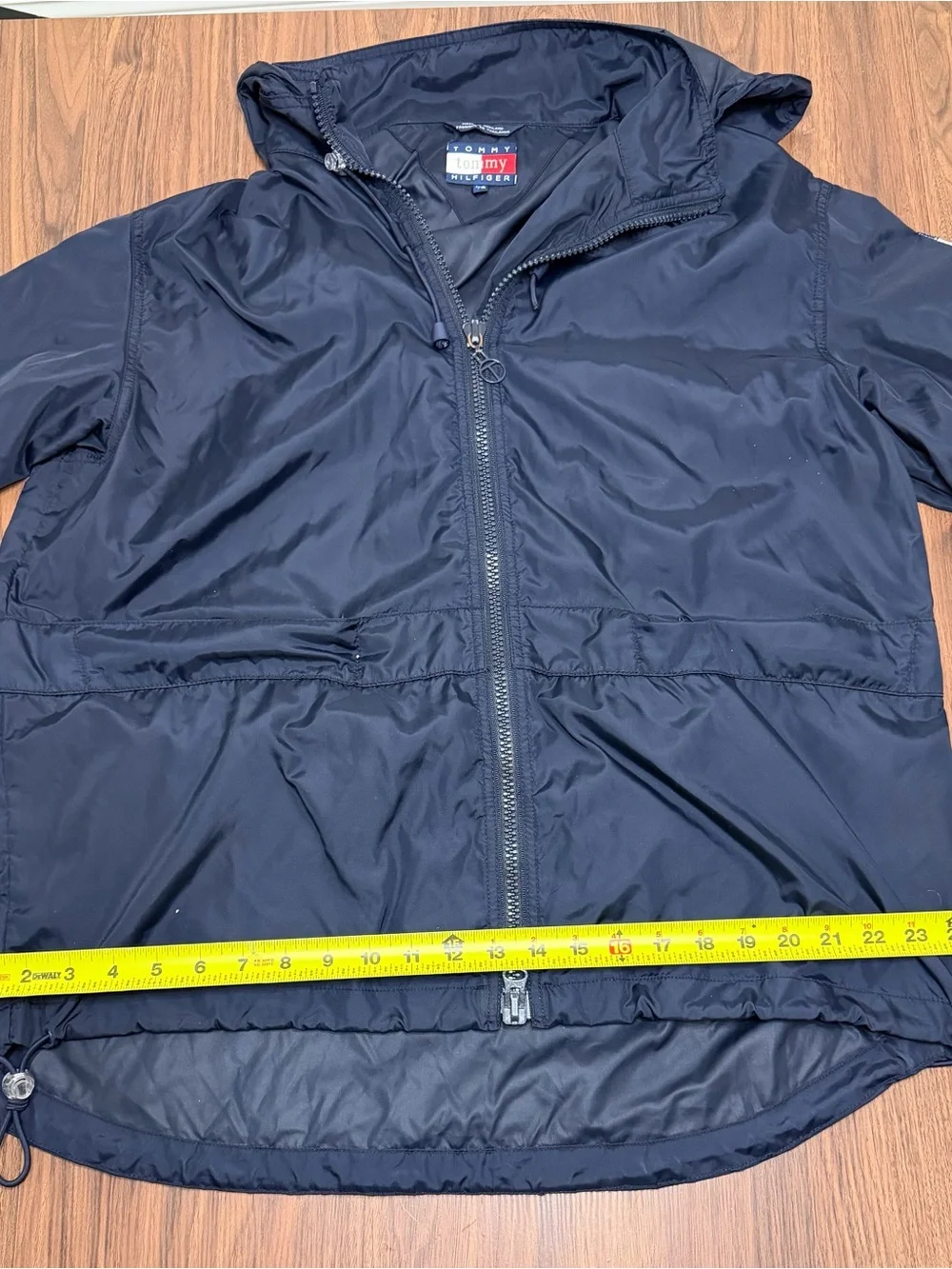 Vintage Tommy Hilfiger Men's Navy Hooded Windbreaker Jacket